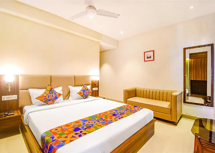 Fabhotel Lake View Topsia