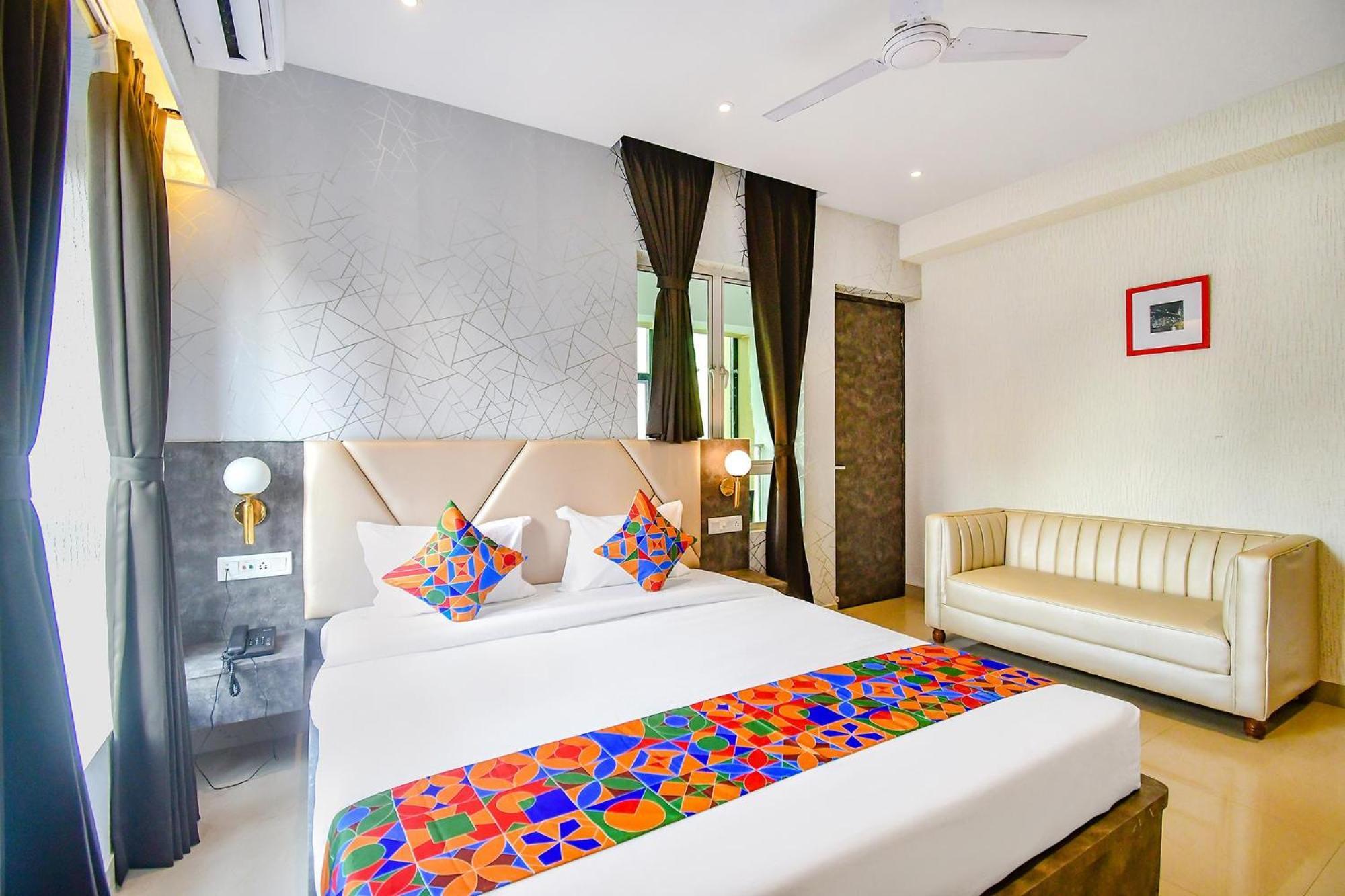 Fabhotel Lake View Topsia Hotel 4*