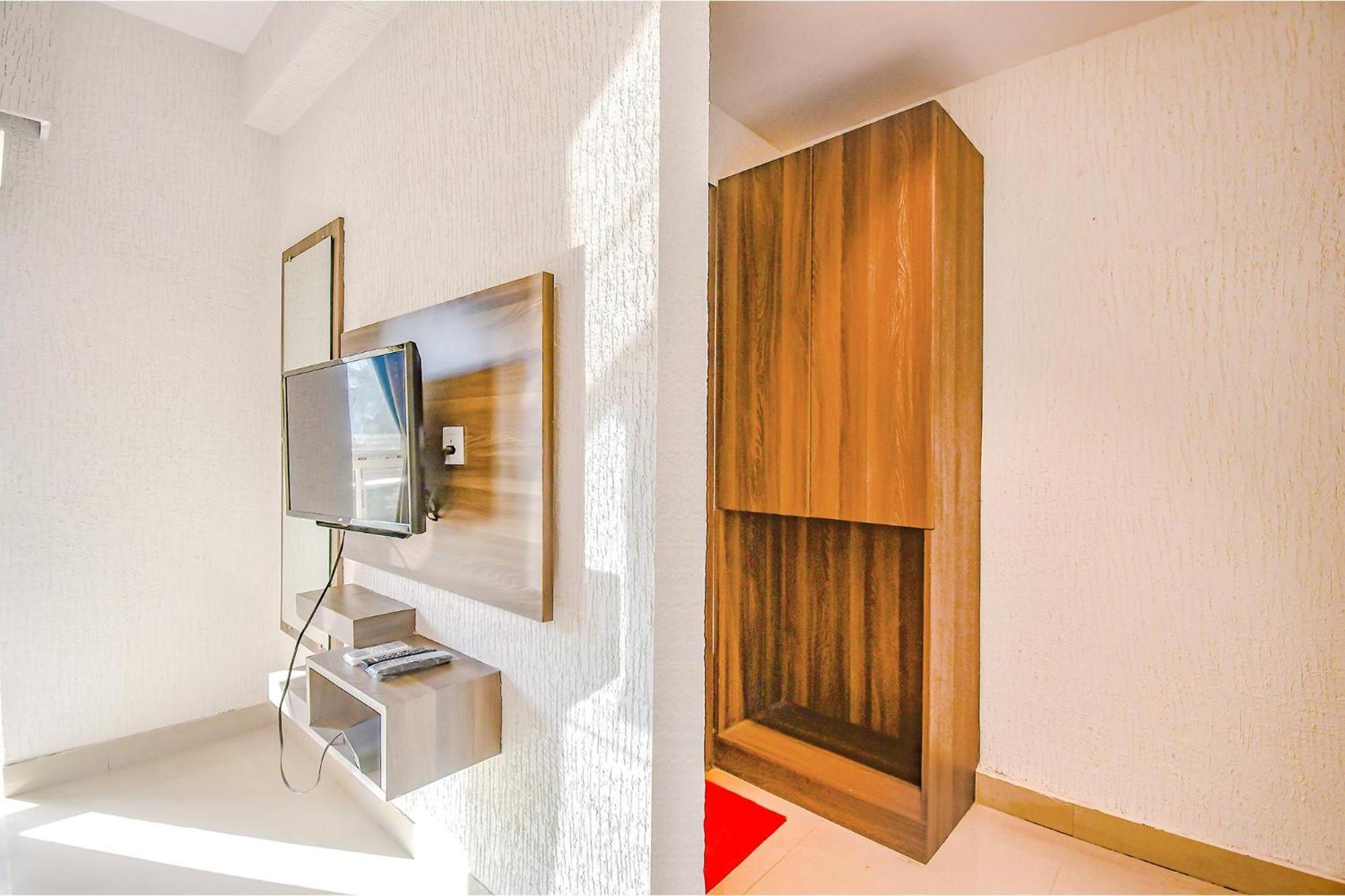 Fabhotel Lake View Topsia Hotel