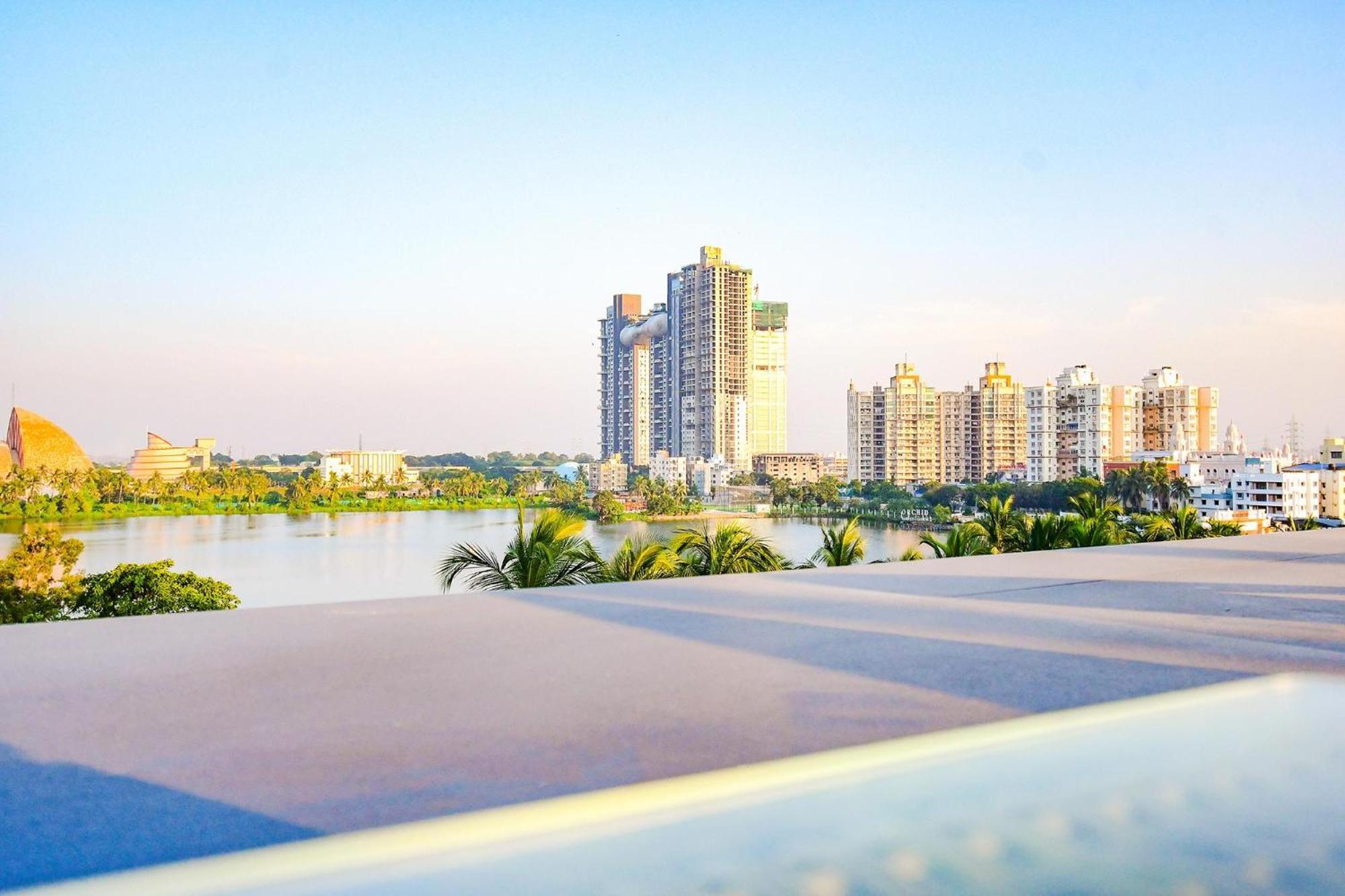 Hotel Fabhotel Lake View Topsia 4*